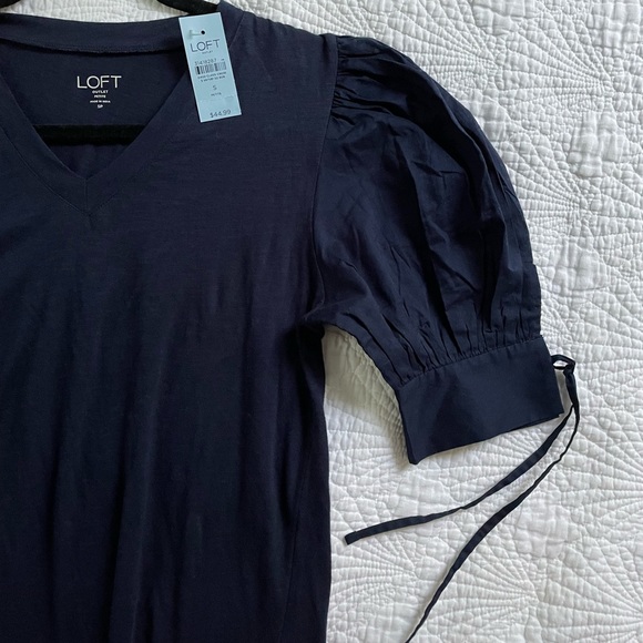 LOFT Navy Blue V Neck Puff Sleeve Tee NWT - Picture 2 of 2